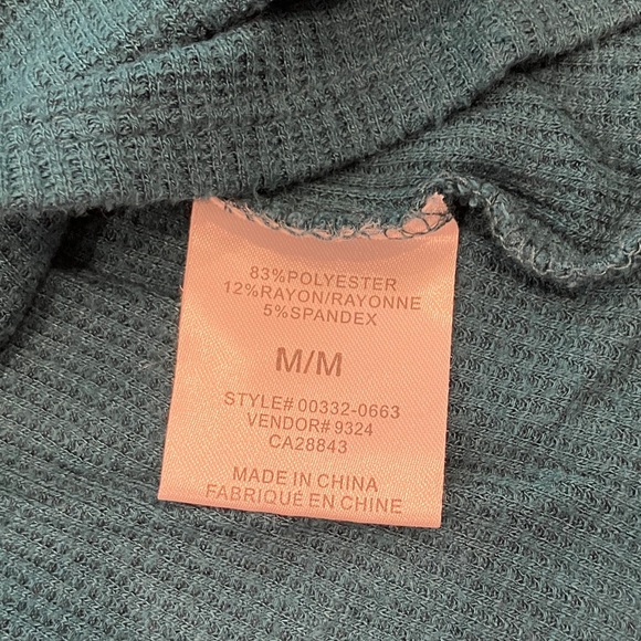 Eclipse women’s medium Teal Knit cropped Top - Picture 8 of 10